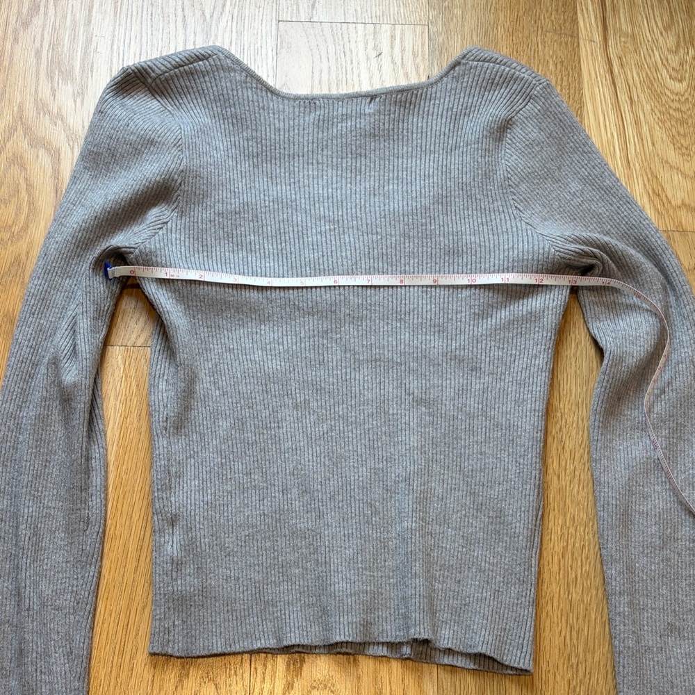 Gray Ribbed Long Sleeve Top - Picture 5 of 8